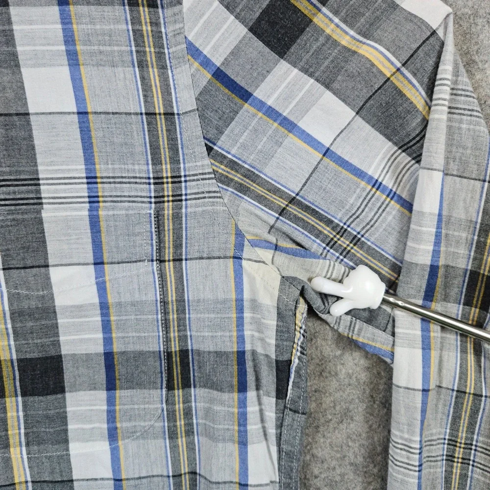 J Crew Men's Gray Plaid Button Down‎ Shirt Size XS 100% Cotton Preppy STAINING